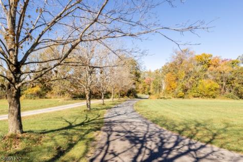 5 Collinswood Lane Knowlton NJ 07832