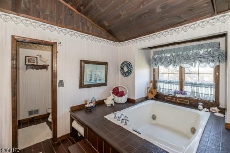 5 Collinswood Lane Knowlton NJ 07832
