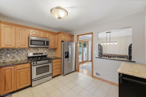 31 Middle Hill Road Woodbridge NJ 07067