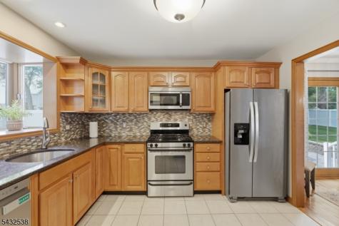 31 Middle Hill Road Woodbridge NJ 07067