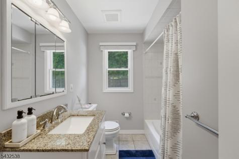 31 Middle Hill Road Woodbridge NJ 07067