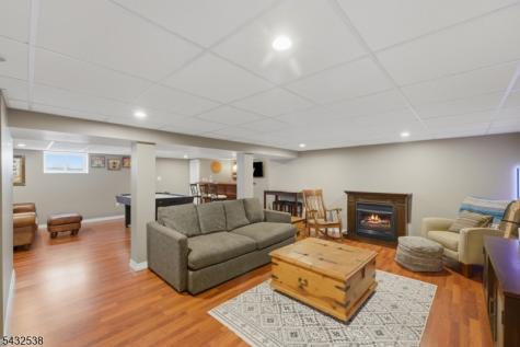 31 Middle Hill Road Woodbridge NJ 07067