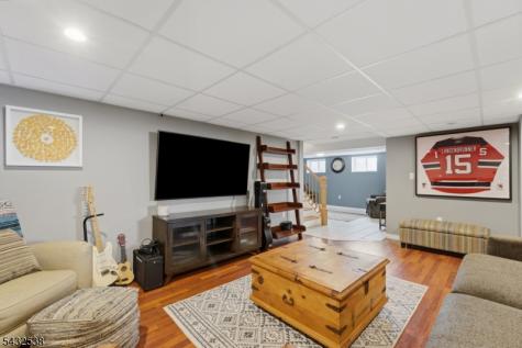 31 Middle Hill Road Woodbridge NJ 07067