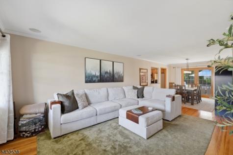 31 Middle Hill Road Woodbridge NJ 07067