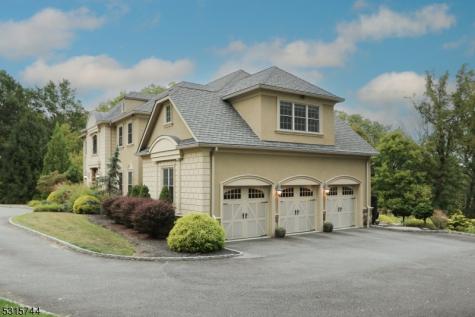8 Pineview Lane Boonton NJ 07005