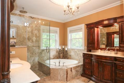8 Pineview Lane Boonton NJ 07005