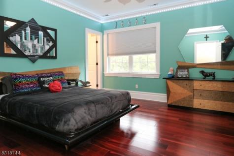 8 Pineview Lane Boonton NJ 07005