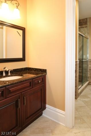 8 Pineview Lane Boonton NJ 07005