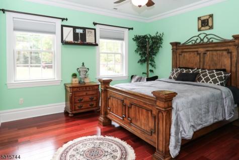 8 Pineview Lane Boonton NJ 07005