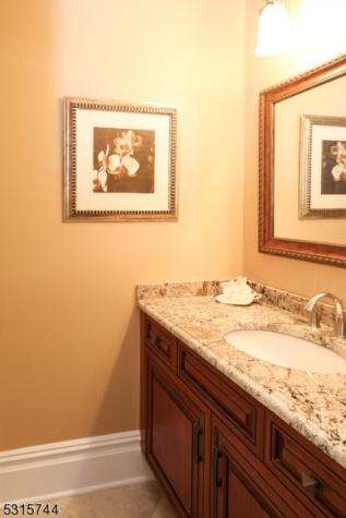 8 Pineview Lane Boonton NJ 07005
