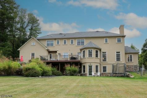 8 Pineview Lane Boonton NJ 07005