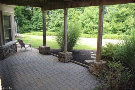 8 Pineview Lane Boonton NJ 07005