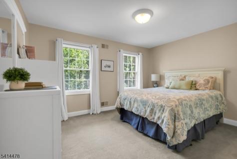 33 Saint Nickolas Way Bernards NJ 07920