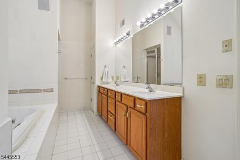 21 Misty Lane Green NJ 07821