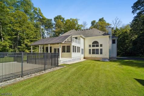 21 Misty Lane Green NJ 07821