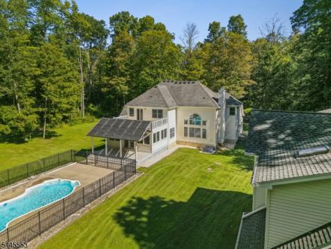 21 Misty Lane Green NJ 07821