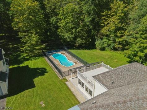 21 Misty Lane Green NJ 07821