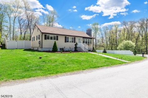 586 Clearview Drive Hampton NJ 07860