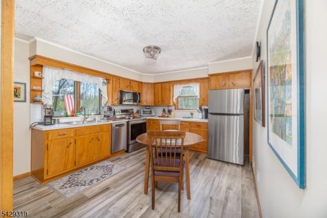 586 Clearview Drive Hampton NJ 07860