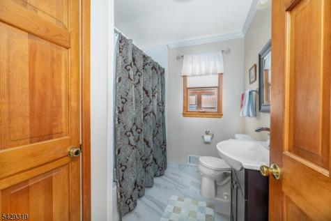 586 Clearview Drive Hampton NJ 07860