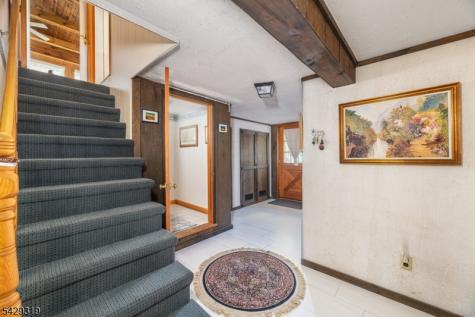 586 Clearview Drive Hampton NJ 07860