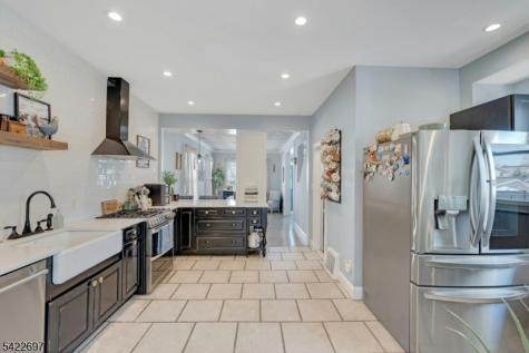 158 Carmita Avenue Rutherford NJ 07070