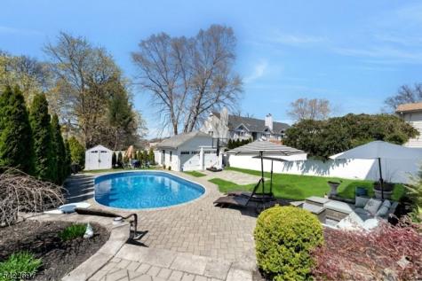 158 Carmita Avenue Rutherford NJ 07070