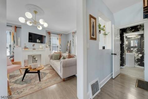 158 Carmita Avenue Rutherford NJ 07070