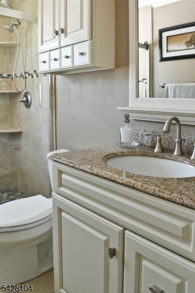 121 Leland Trail Hopatcong NJ 07843