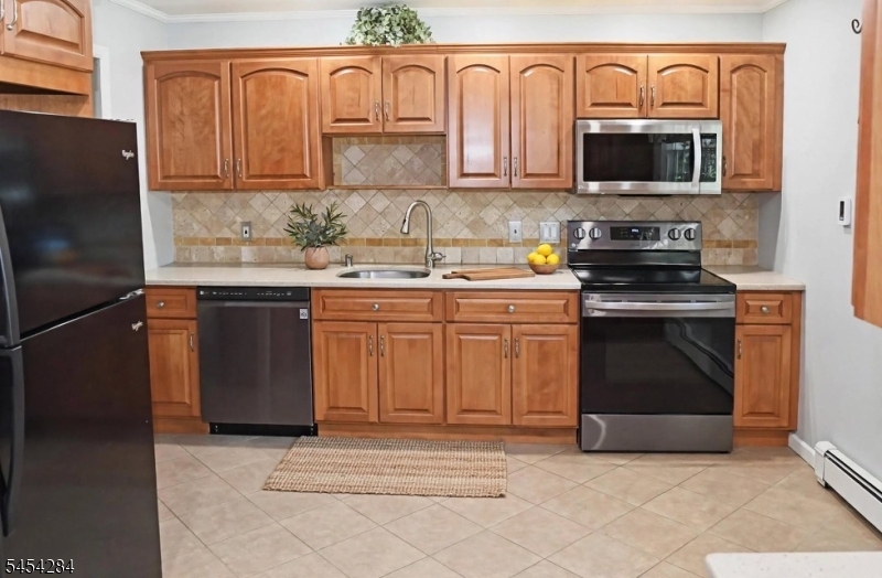 121 Leland Trail Hopatcong NJ 07843