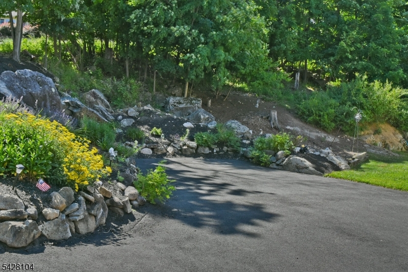 121 Leland Trail Hopatcong NJ 07843