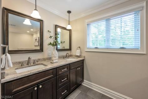 647 Harristown Road Glen Rock NJ 07452