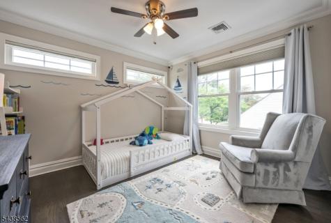 647 Harristown Road Glen Rock NJ 07452