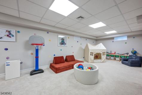 647 Harristown Road Glen Rock NJ 07452