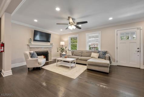 647 Harristown Road Glen Rock NJ 07452