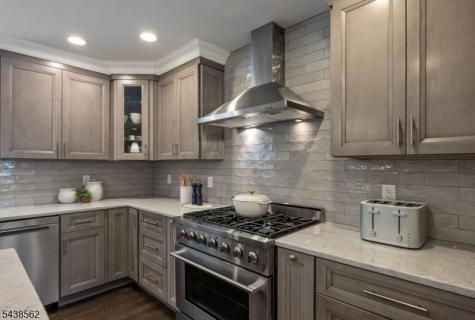 647 Harristown Road Glen Rock NJ 07452