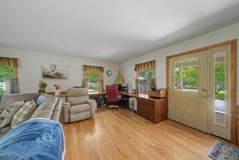 927 Owassa Road Stillwater NJ 07860