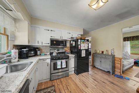 927 Owassa Road Stillwater NJ 07860