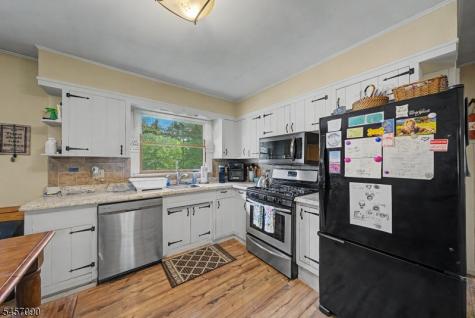 927 Owassa Road Stillwater NJ 07860