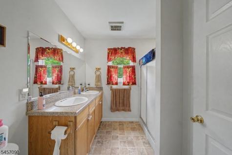 927 Owassa Road Stillwater NJ 07860