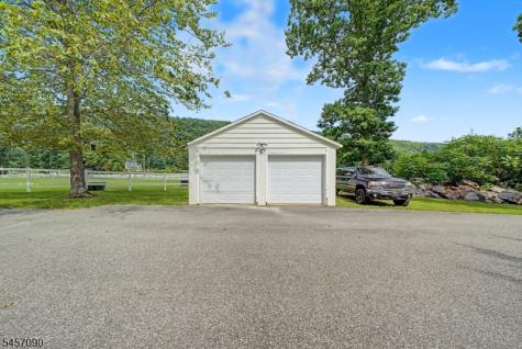 927 Owassa Road Stillwater NJ 07860