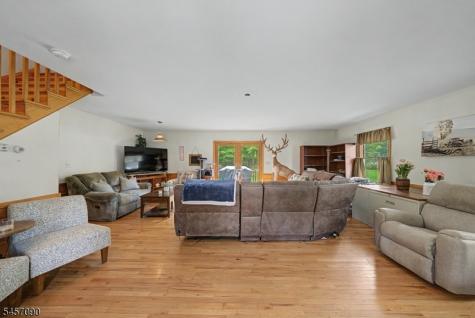 927 Owassa Road Stillwater NJ 07860