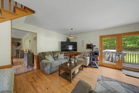 927 Owassa Road Stillwater NJ 07860