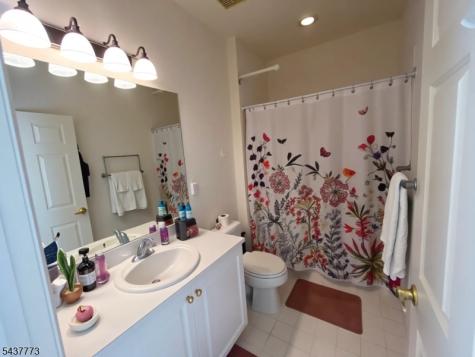 9 Buckingham Circle White NJ 07823