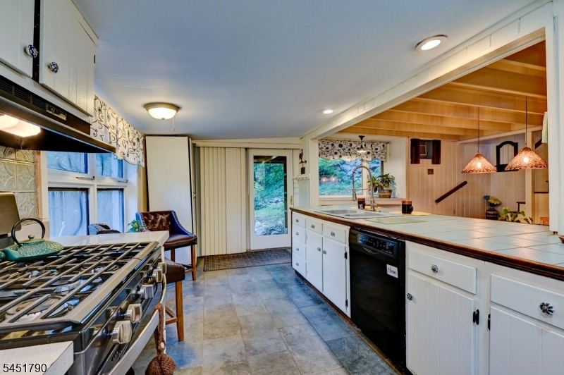 18 Bott Lane Montville NJ 07082
