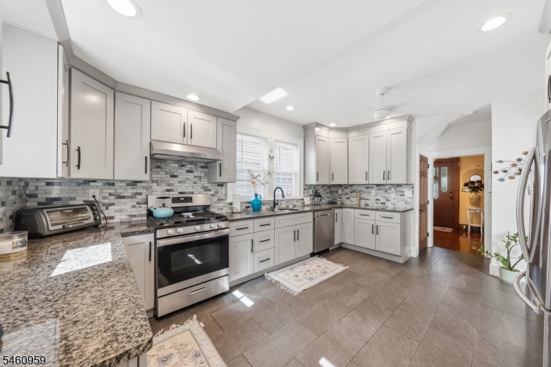 3 Fairview Avenue South River NJ 08882
