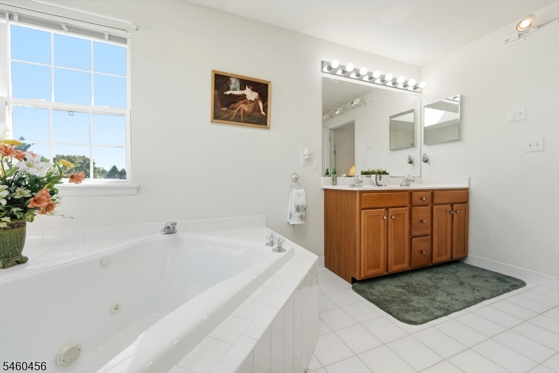 925 Tyler Circle Greenwich NJ 08886