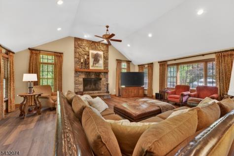 10 Tara Way Franklin NJ 08867