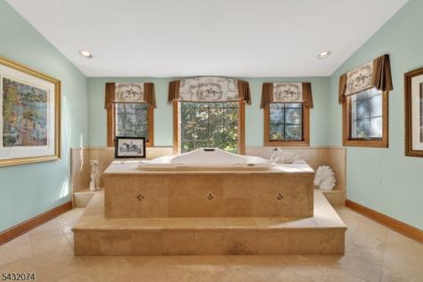 10 Tara Way Franklin NJ 08867
