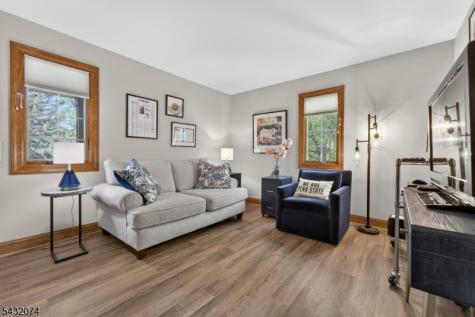 10 Tara Way Franklin NJ 08867